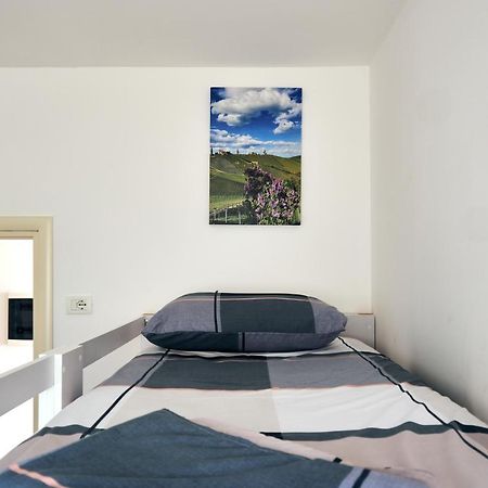 Central Beach Apartment Saranda Kültér fotó