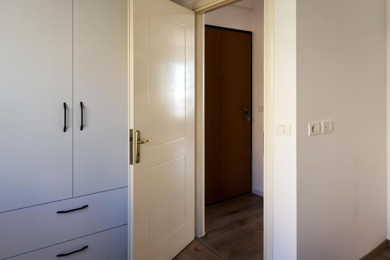 Central Beach Apartment Saranda Kültér fotó